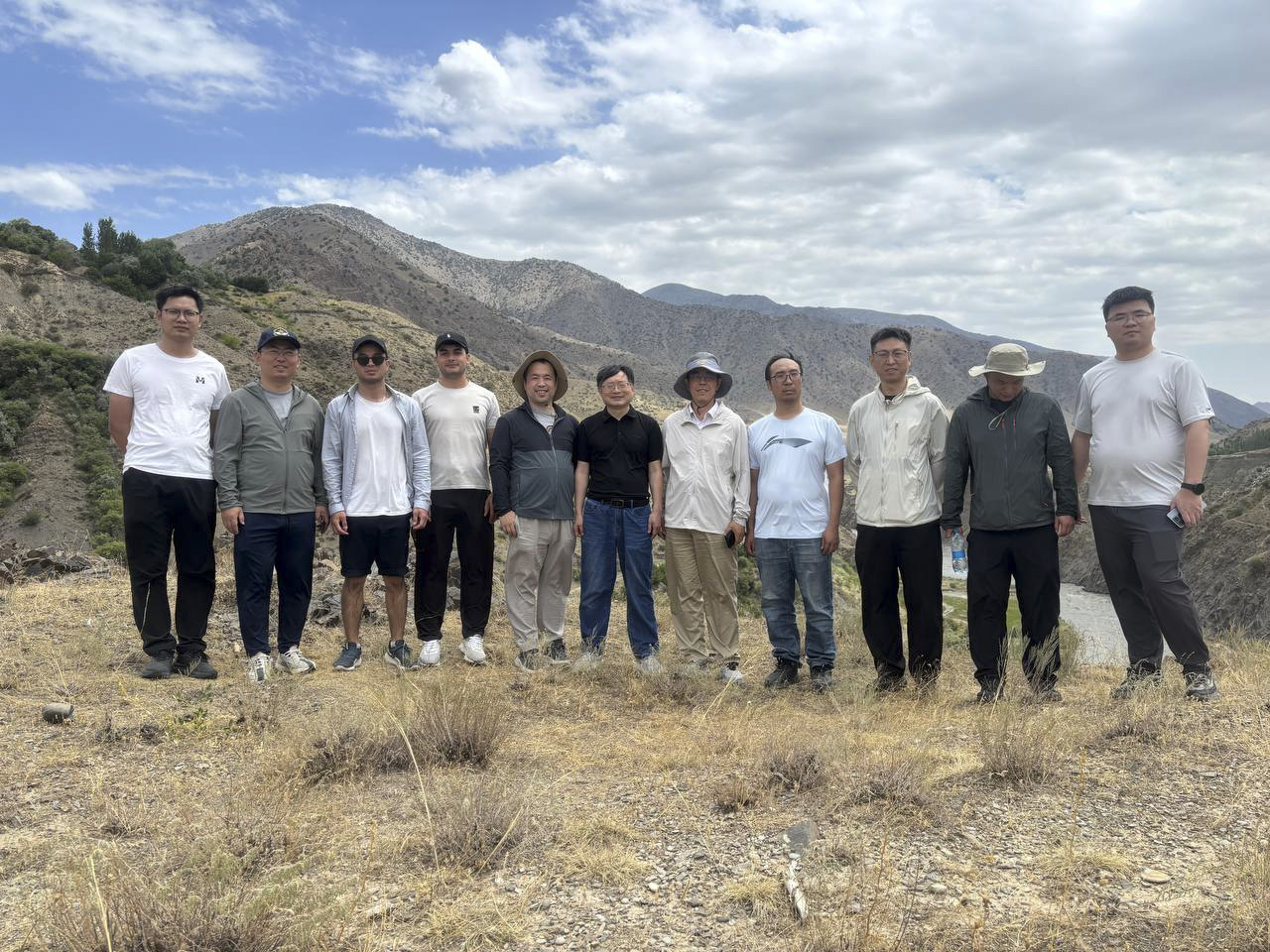 Рабочий визит эксперотов компании «China Gezhouba Group International Engineering» в Айнийский район