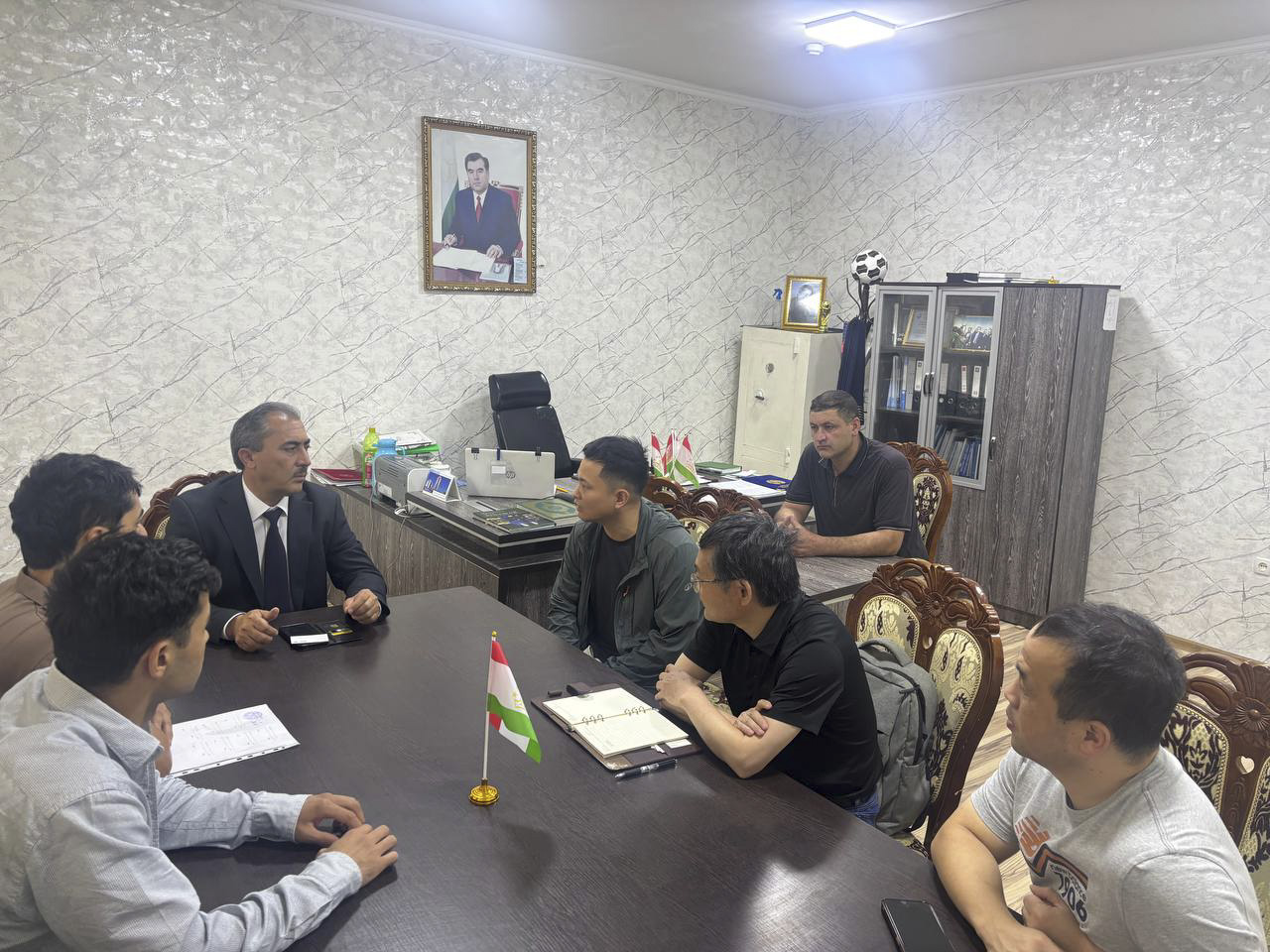 Рабочий визит эксперотов компании «China Gezhouba Group International Engineering» в Айнийский район